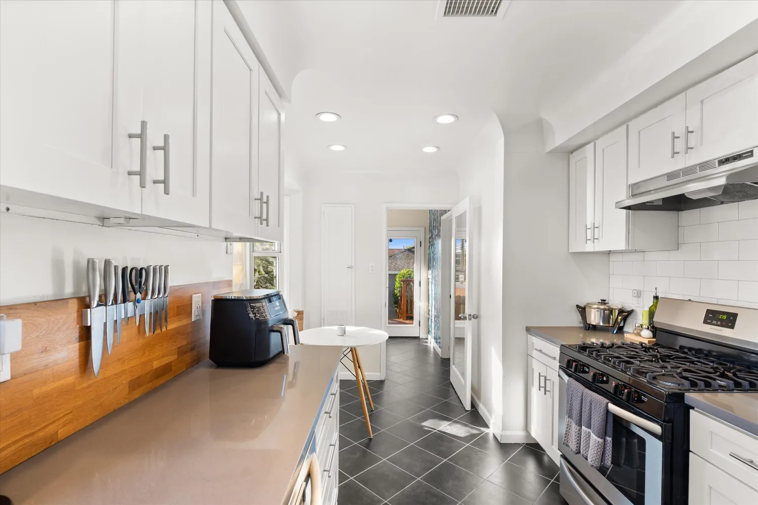 $969,995 | 10253 South 4th Avenue, Inglewood, CA 90303