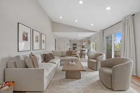 $960,000 | 9272 South Crestmore Way, Highlands Ranch, CO 80126