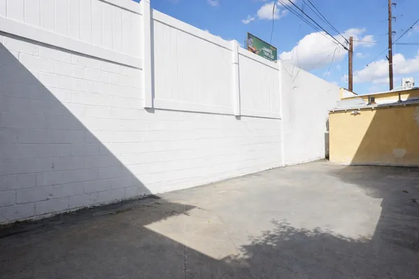 $1,450,000 | 7703 North Hollywood Way, Burbank, CA 91505