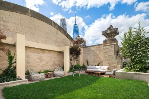 a picture of a wall with a white wall