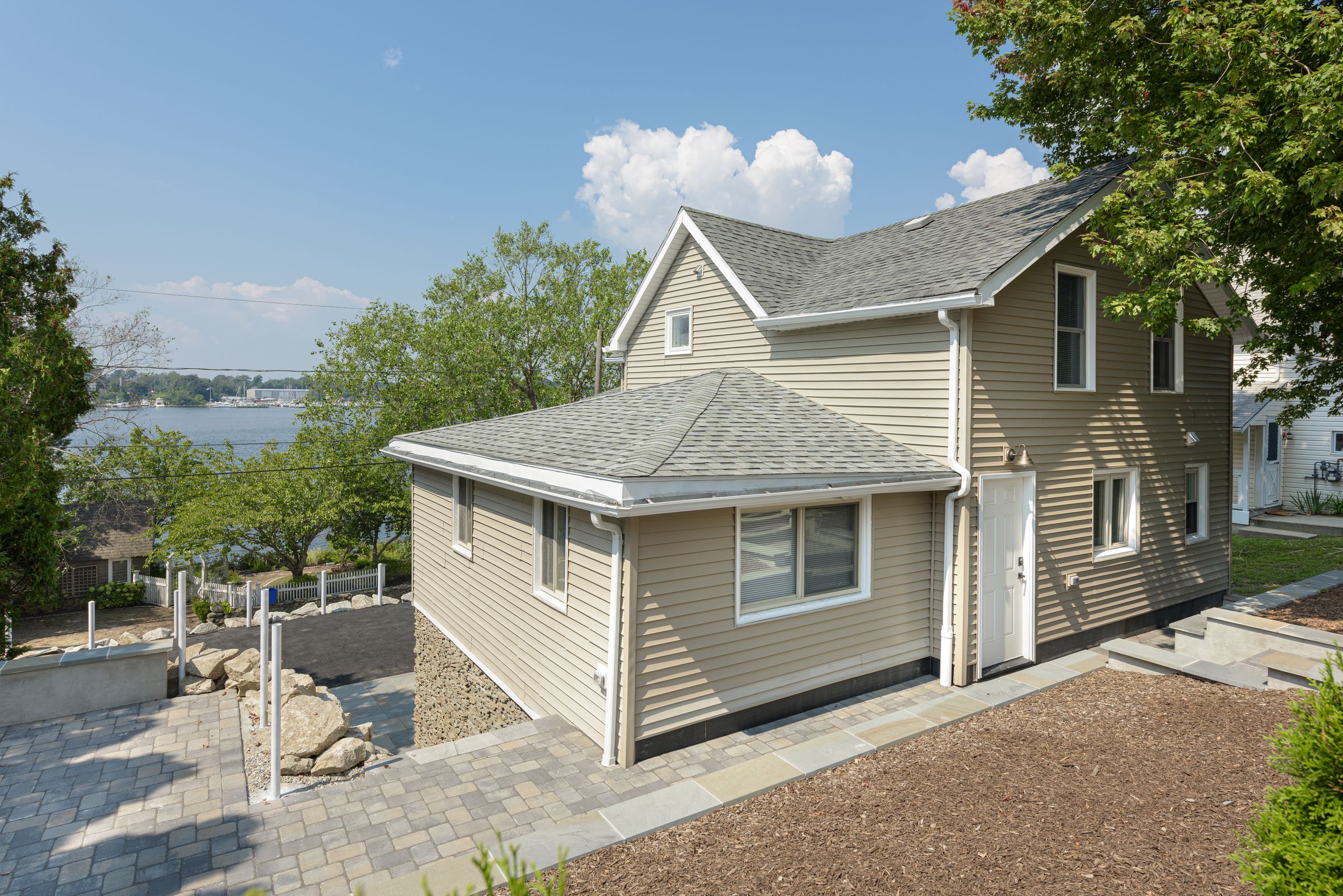 286 Riverside Drive Tiverton, RI 02878 - Photo 5 of 75