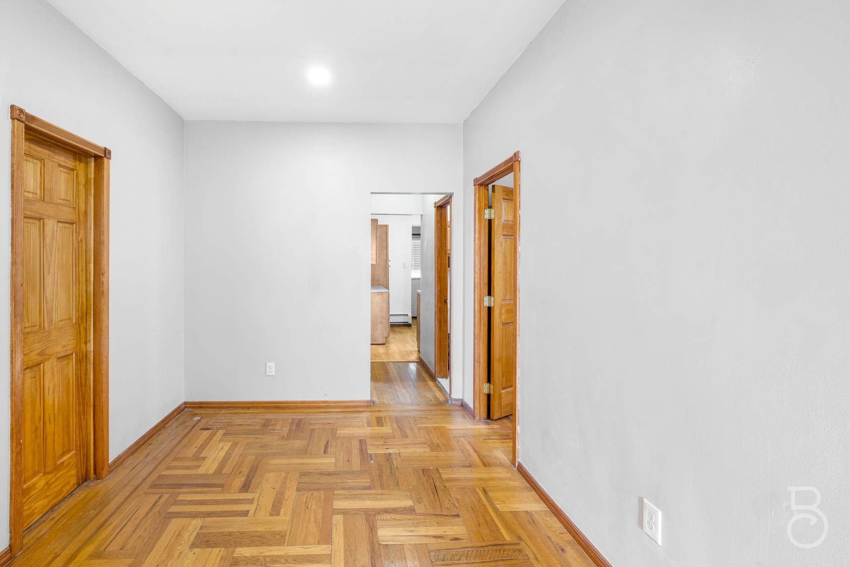 37-01 20th Road Queens, NY 11105 - Photo 7 of 19