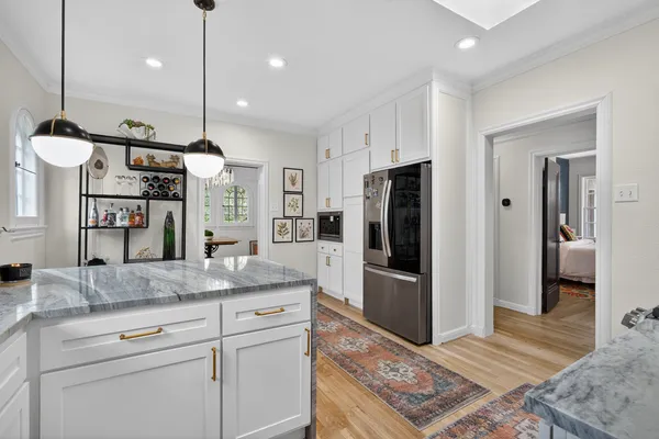 $1,195,000 | 6802 Clayton Avenue, Dallas, TX 75214