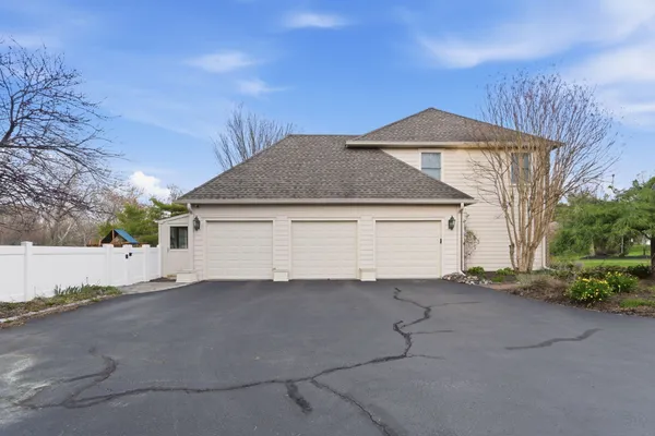 Contact Agent | 201 Wolf Lane, Ambler, PA 19002