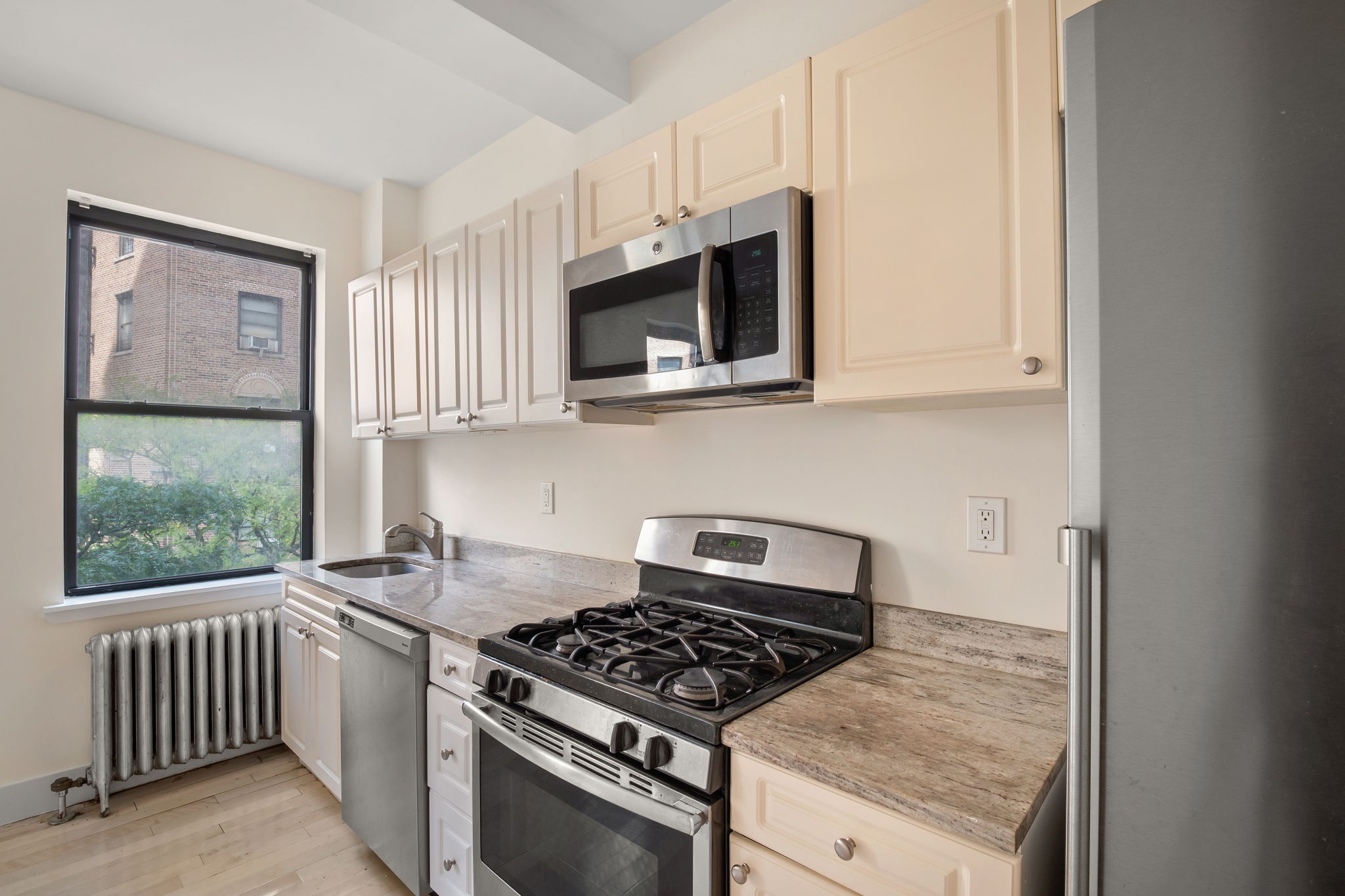 4113 Broadway, Unit 2D Manhattan, NY 10033 - Photo 2 of 13