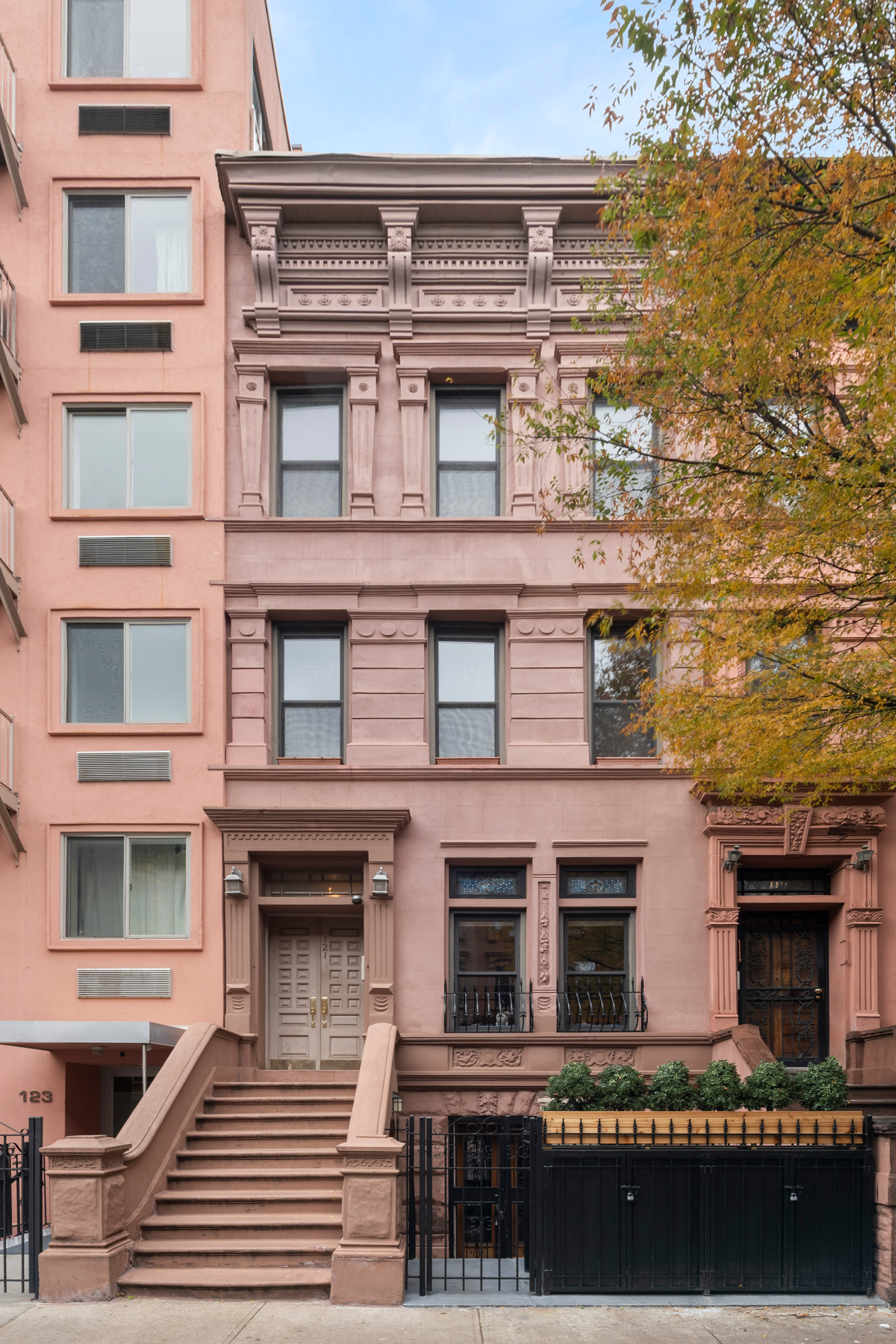 121 West 131st Street, Unit 2 Manhattan, NY 10027 - Photo 13 of 14 front view of a building