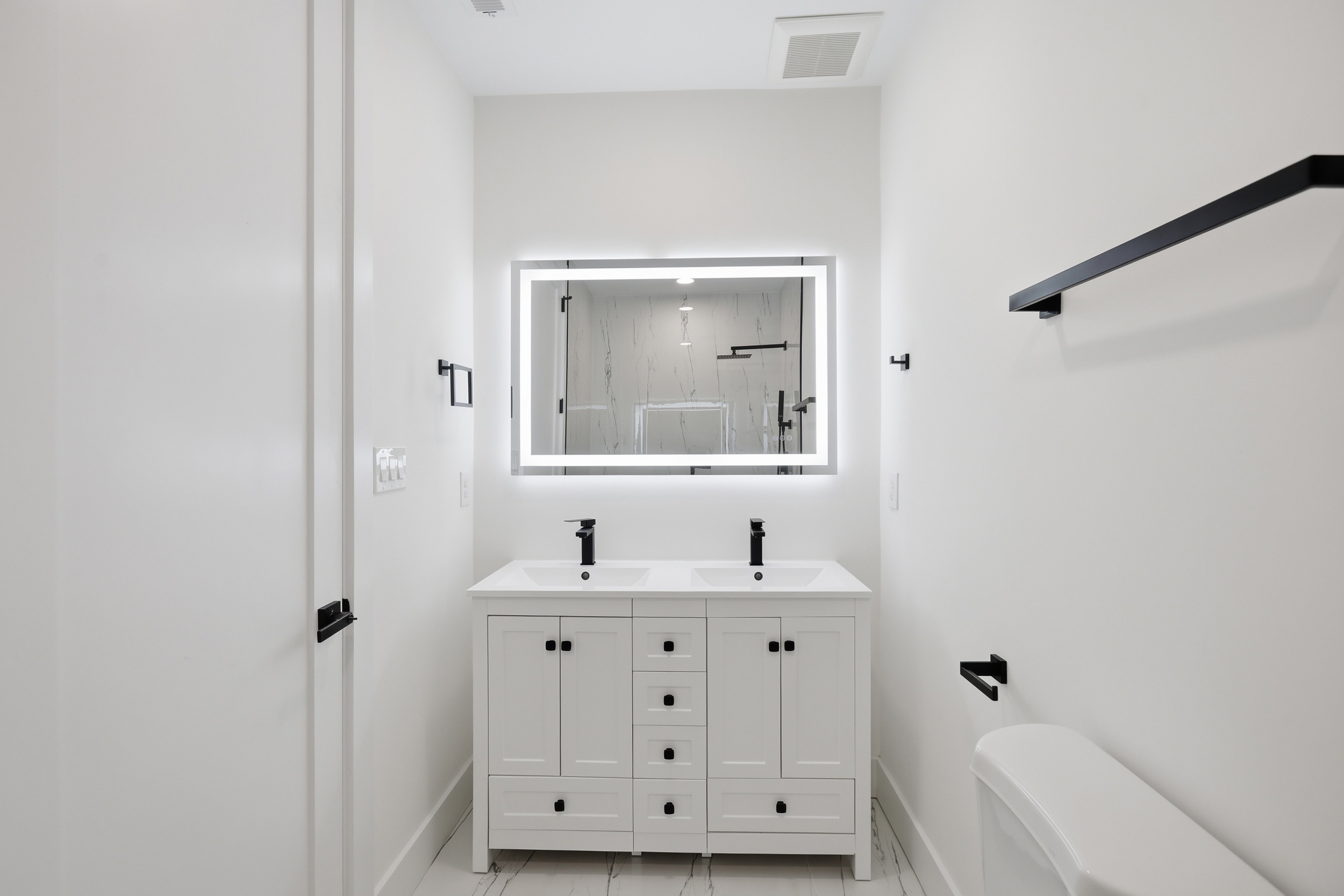 2105 M Street Northeast, Unit PH1 Washington, DC 20002 - Photo 8 of 32 Gallery Image 8