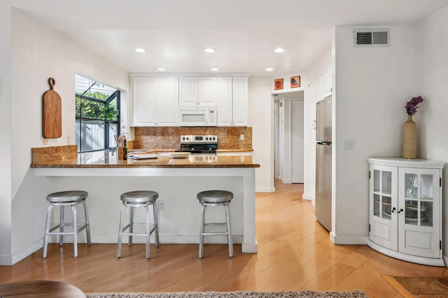 $1,499,000 | 5 Creekside Drive, San Rafael, CA 94903