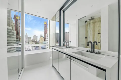 $4,100,000 | 111 Murray Street, Unit 21A | TriBeCa