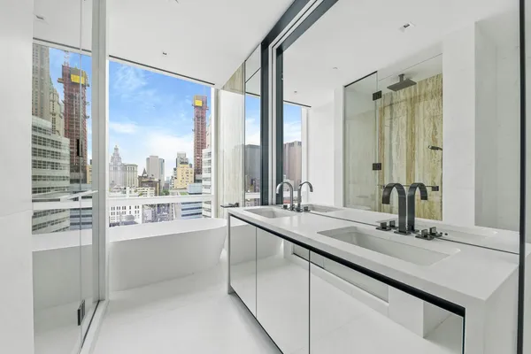 $4,100,000 | 111 Murray Street, Unit 21A | TriBeCa
