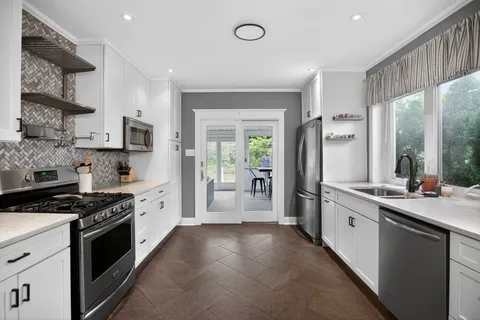 $425,000 | 35 Manor Avenue, Oaklyn, NJ 08107