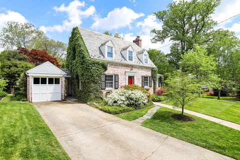 $1,225,000 | 3501 Bradley Lane, Chevy Chase, MD 20815