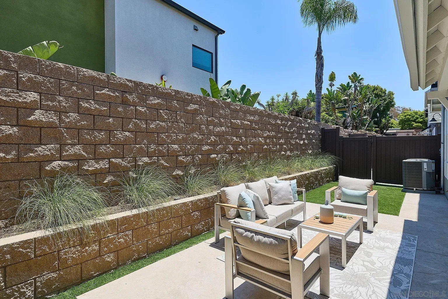 567 North Vulcan Avenue Encinitas, CA 92024 - Photo 16 of 49