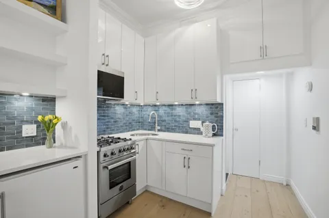 $515,000 | 20 Jane Street, Unit A | West Village