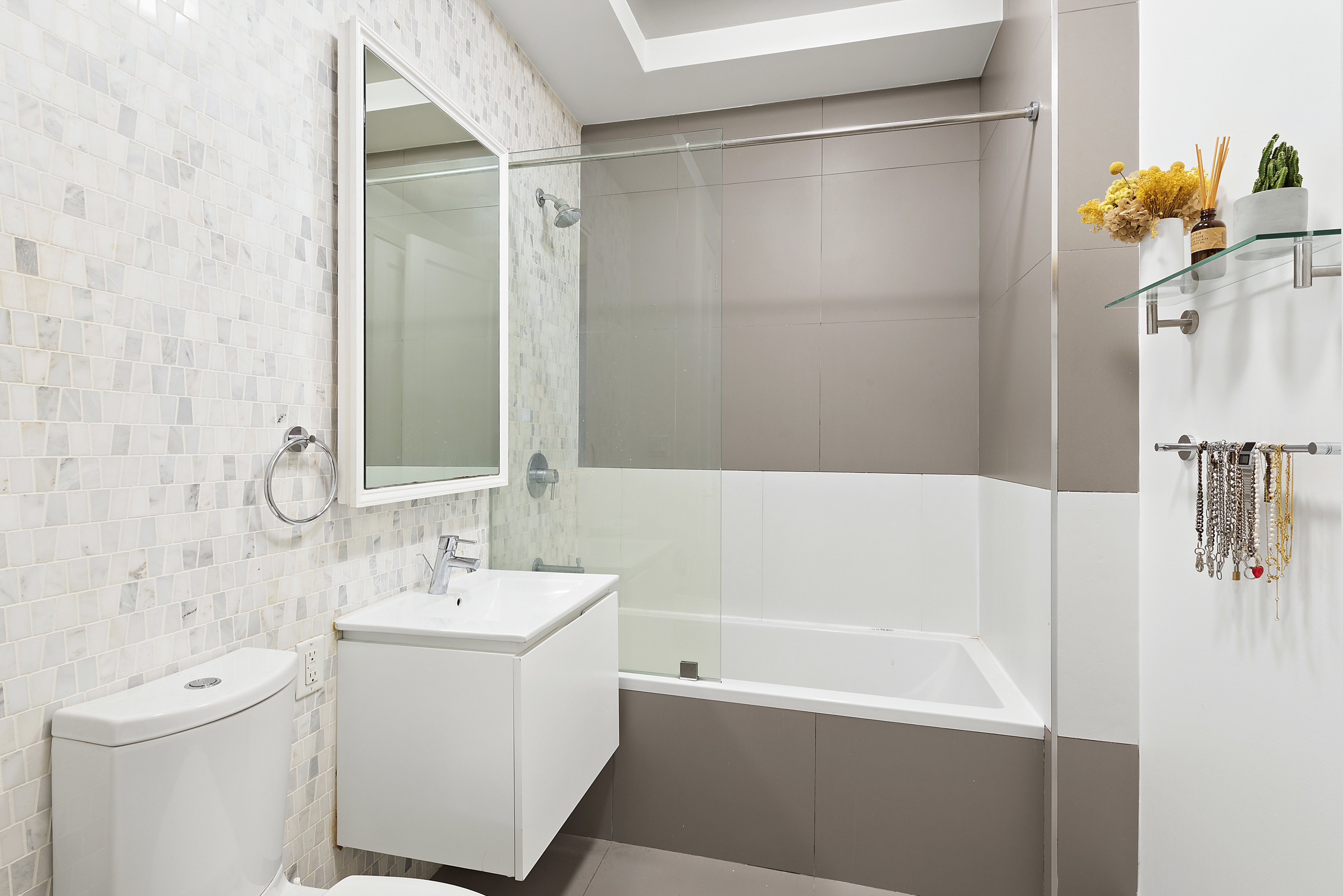 42 Maspeth Avenue, Unit 4A Brooklyn, NY 11211 - Photo 5 of 10