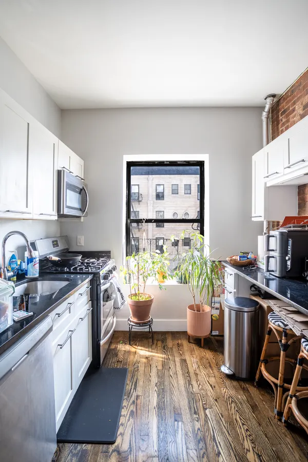 $3,400 | 944 Marcy Avenue, Unit 3D | Bedford-Stuyvesant