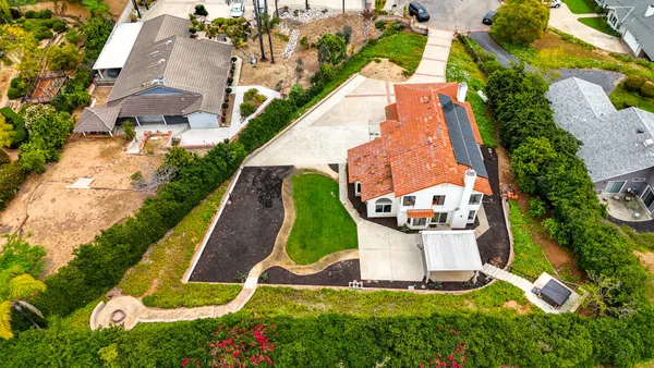 $949,000 | 1402 Broken Arrow Lane, Fallbrook, CA 92028