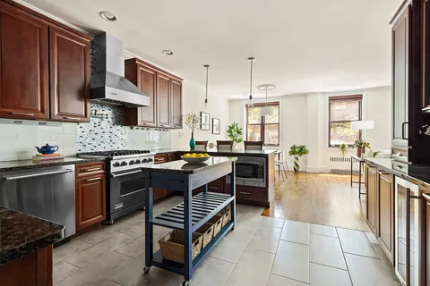 $2,500,000 | 21 Douglass Street, Unit 2 | Cobble Hill