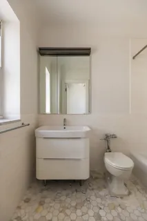 $3,650,000 | 25 East End Avenue, Unit 11E | Upper East Side