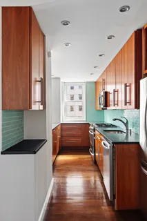 $1,200,000 | 63 East 9th Street, Unit 8L | Greenwich Village