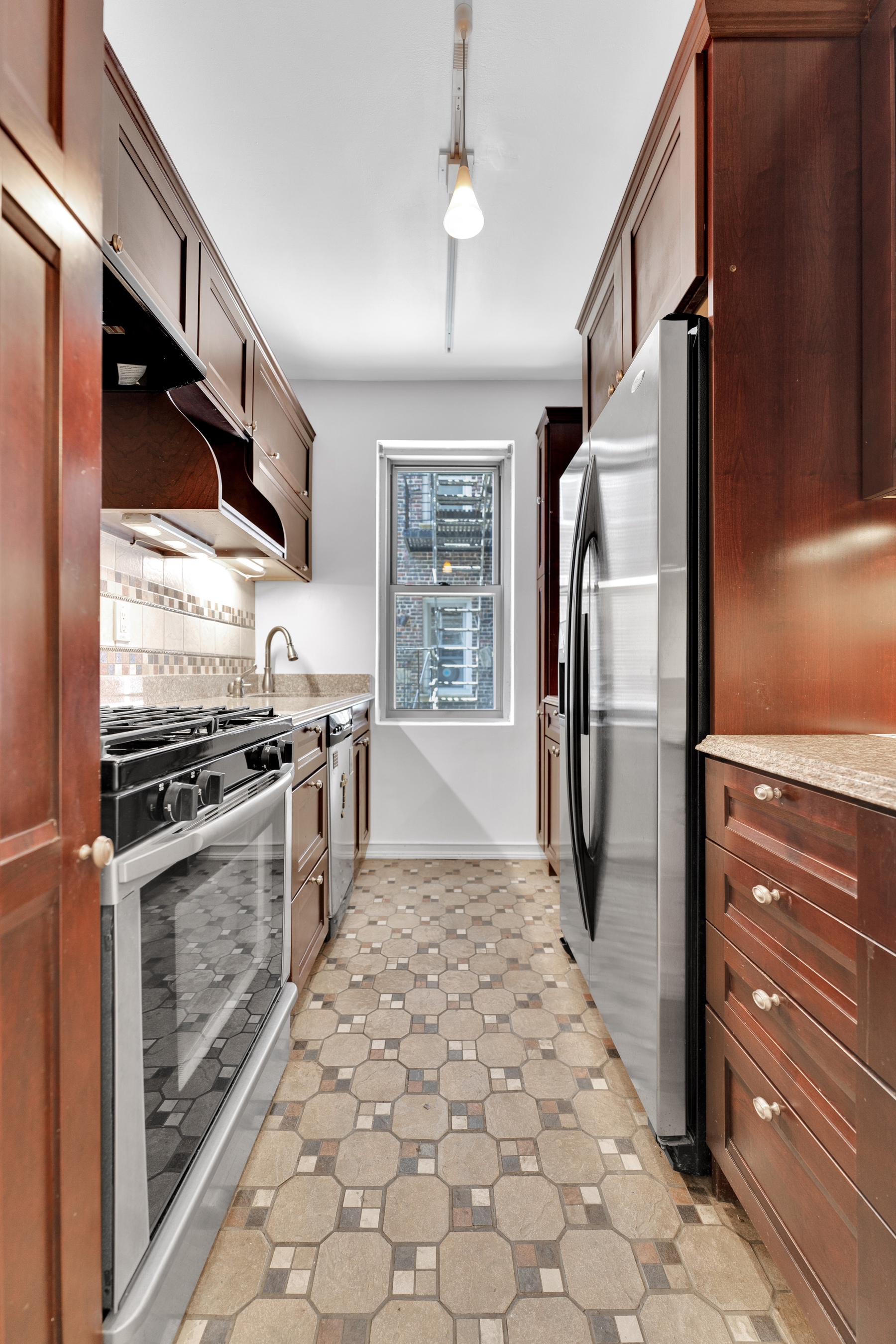 4445 Post Road, Unit 3E Bronx, NY 10471 - Photo 5 of 15