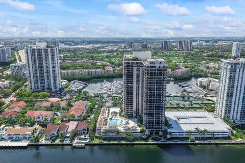 $515,000 | 19667 Turnberry Way, Unit 7B, Aventura, FL 33180