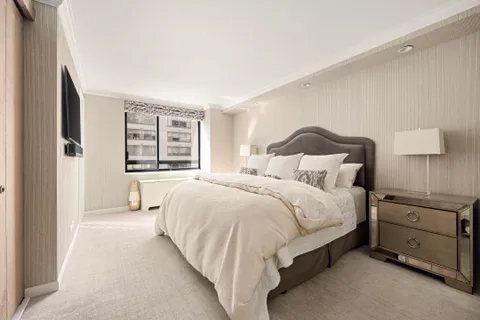 $2,250,000 | 171 East 84th Street, Unit 7B | Upper East Side