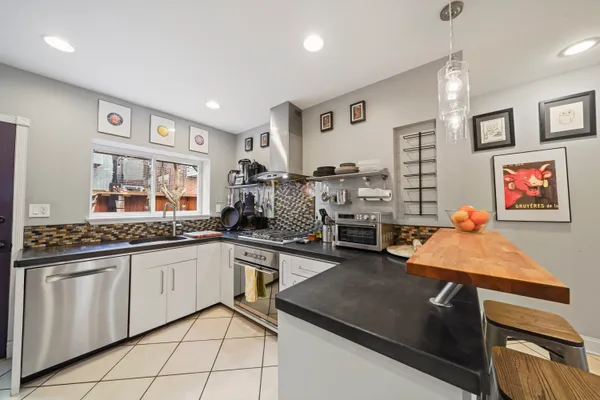 $500,000 | 1318 South Alder Street, Philadelphia, PA 19147