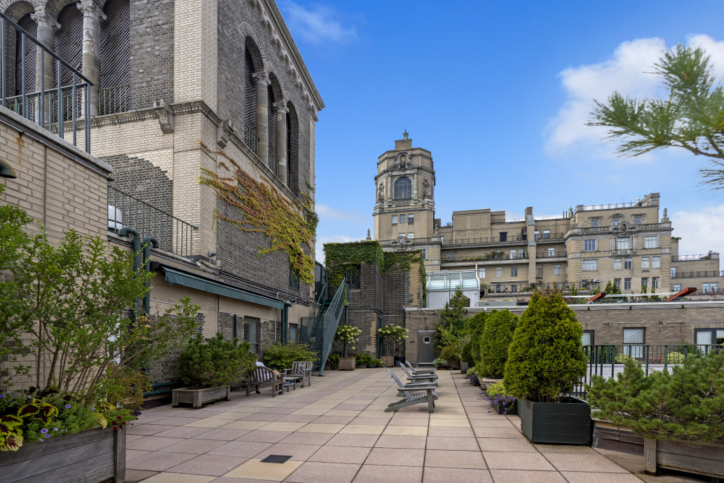 225 Central Park West, Unit 919 Manhattan, NY 10024 - Photo 8 of 15 a view of a building