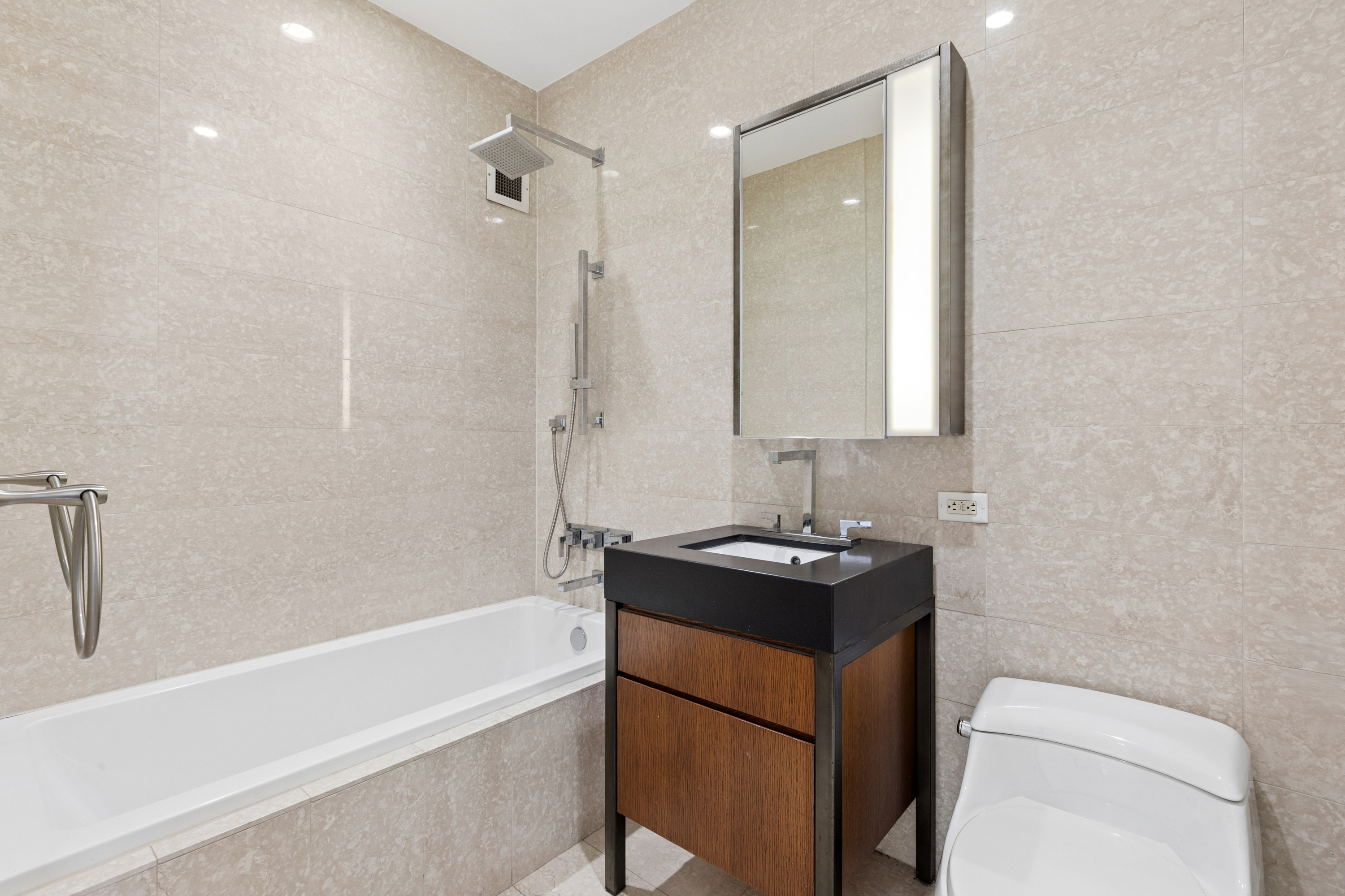 75 Wall Street, Unit 36O Manhattan, NY 10005 - Photo 10 of 27 Gallery Image 10