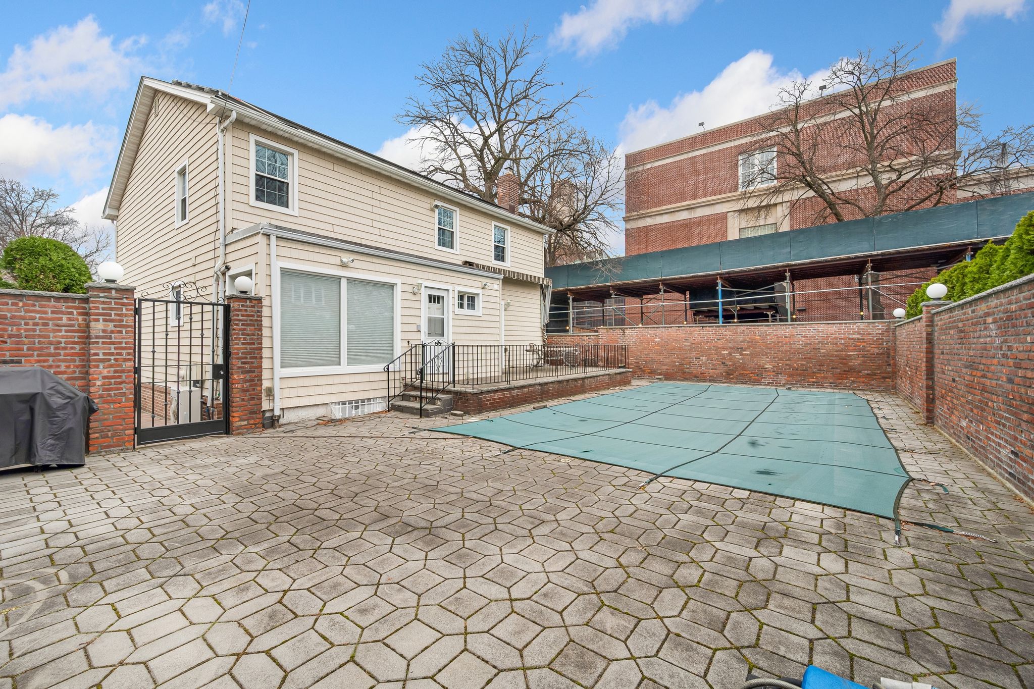 36 Shore Rd Lane Brooklyn, NY 11209 - Photo 28 of 34