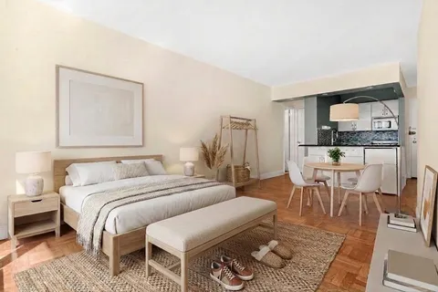 $450,000 | 101 West 12th Street, Unit 3E | West Village