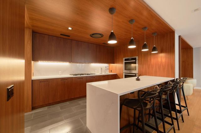 $1,720,000 | 170 East 87th Street, Unit W9H | Upper East Side