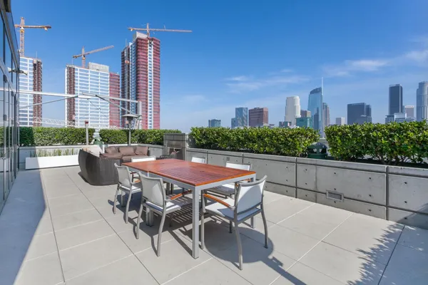 $699,000 | 1155 South Grand Avenue, Unit 401, Los Angeles, CA 90015