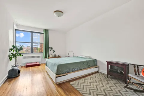 $745,000 | 100 Ocean Parkway, Unit 6K | Windsor Terrace