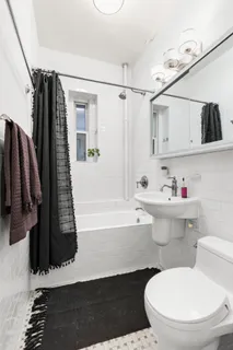 $1,250,000 | 210 West 21st Street, Unit 2FW | Chelsea