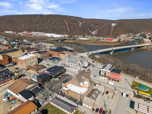 $300,000 | 21 State Street, Oil City, PA 16301