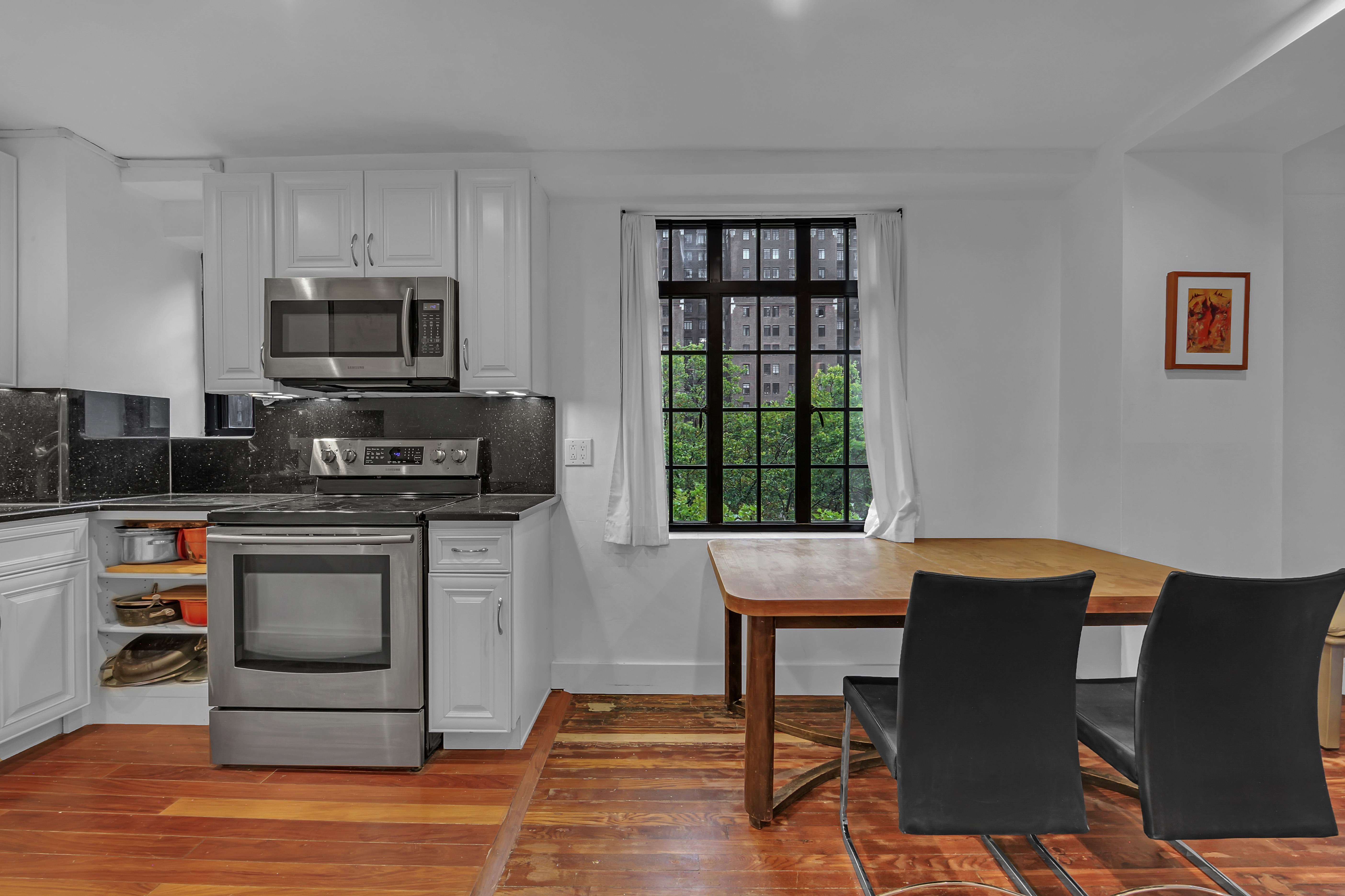 320 East 42nd Street, Unit 918 Manhattan, NY 10017 - Photo 4 of 18