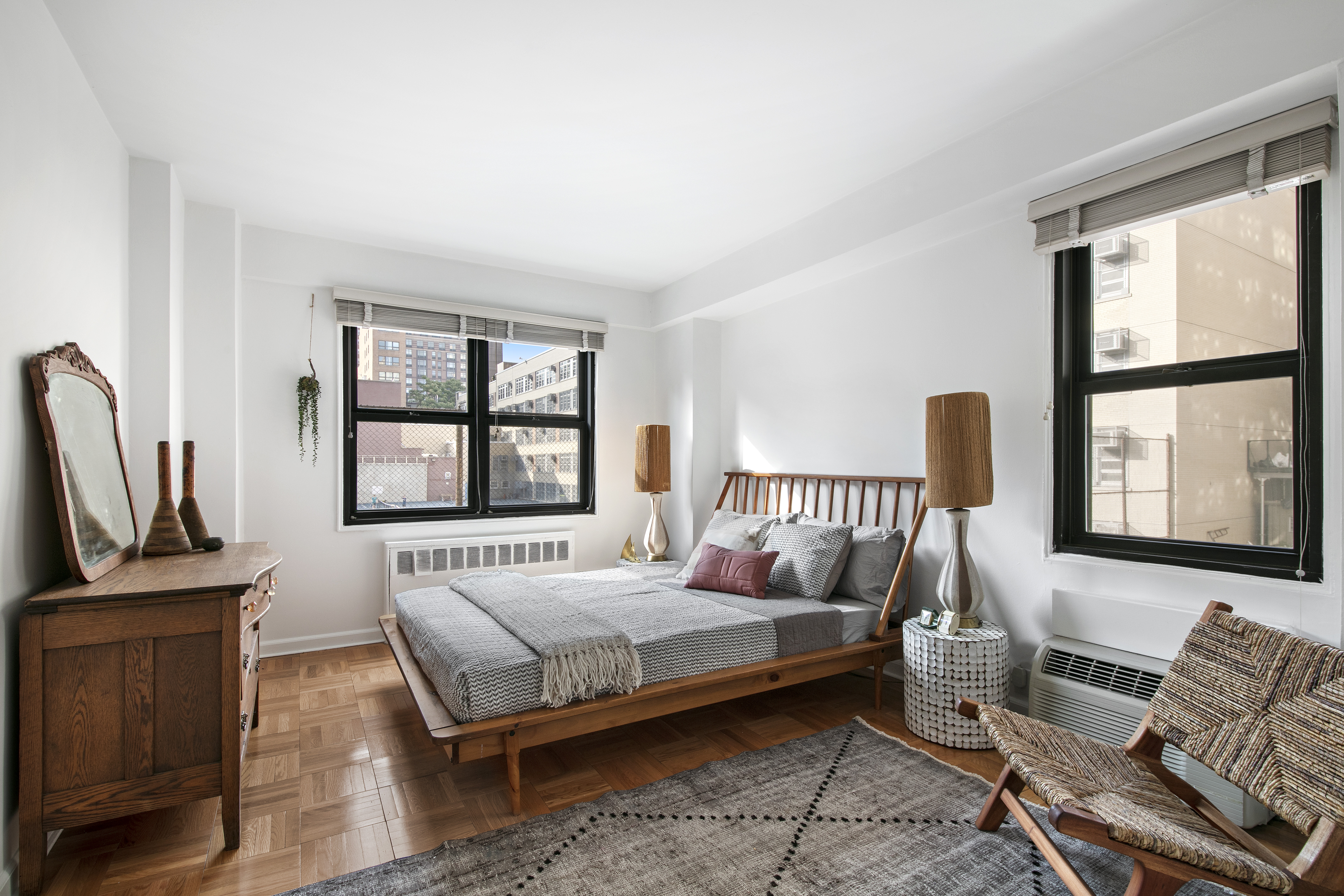 240 East 76th Street, Unit 2N Manhattan, NY 10021 - Photo 4 of 6