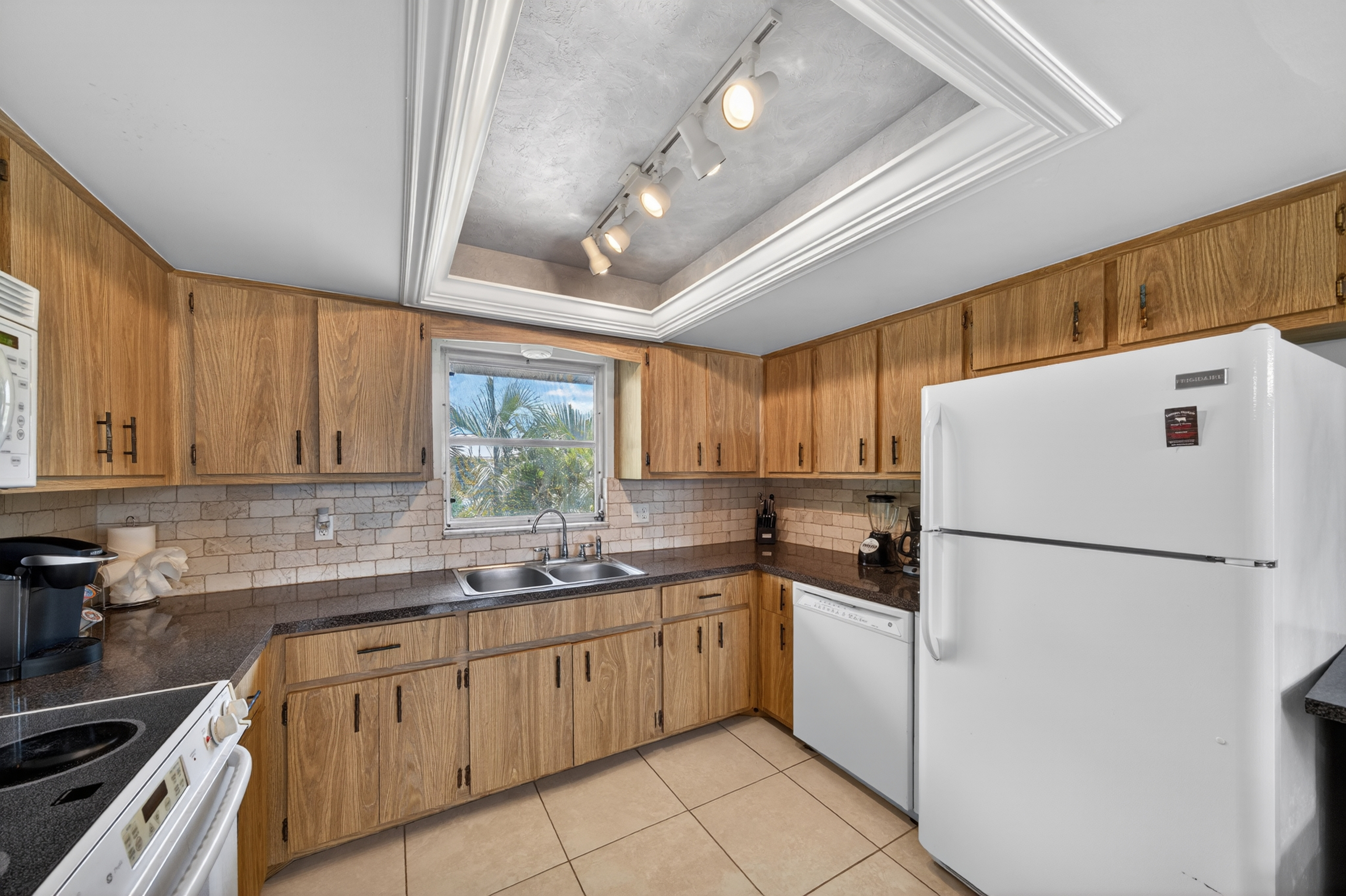 3188 Shell Mound Boulevard Fort Myers Beach, FL 33931 - Photo 7 of 31