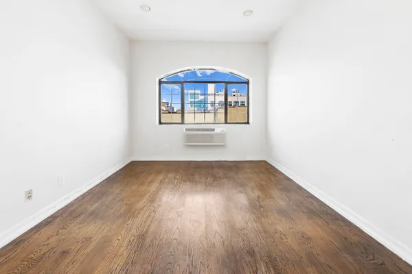 $4,195 | 221 Troutman Street, Unit 4L | Bushwick