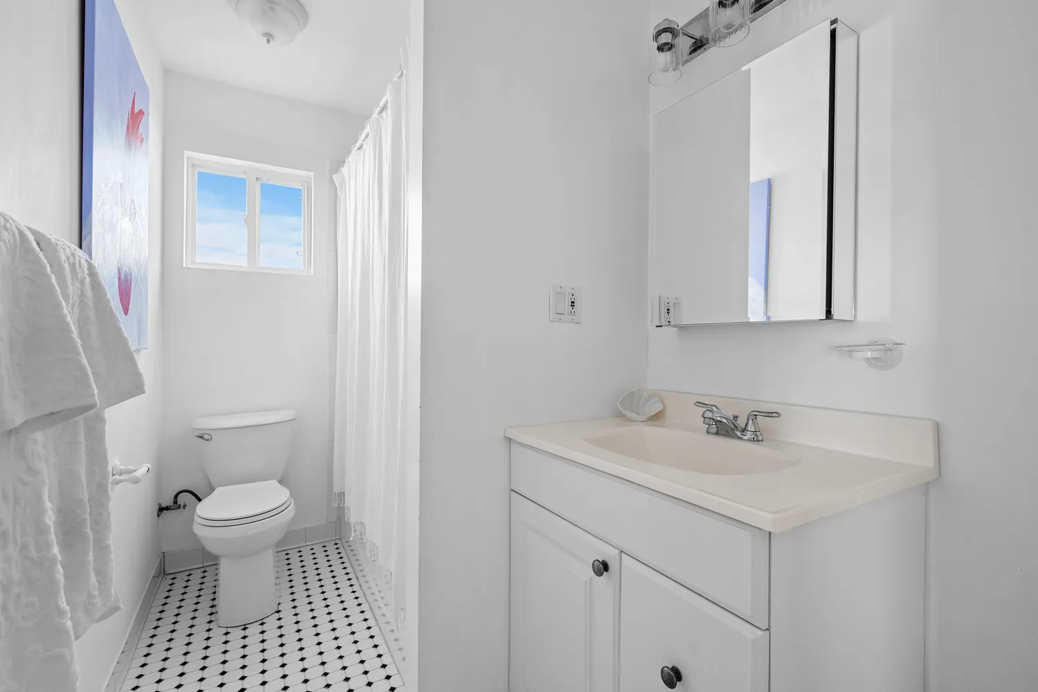 $3,950,000 | 654 A Dune Road, West Hampton Dunes, NY 11978