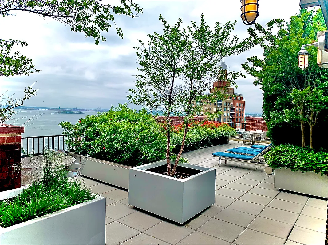 225 Rector Place, Unit 17H Manhattan, NY 10280 - Photo 13 of 16