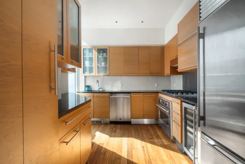 $1,900,000 | 10 West End Avenue, Unit 12K | Upper West Side