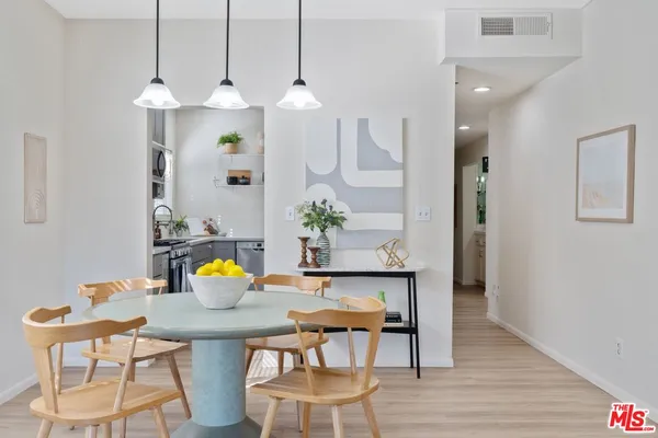 $1,138,000 | 1915 Malcolm Avenue, Unit 301, Los Angeles, CA 90025