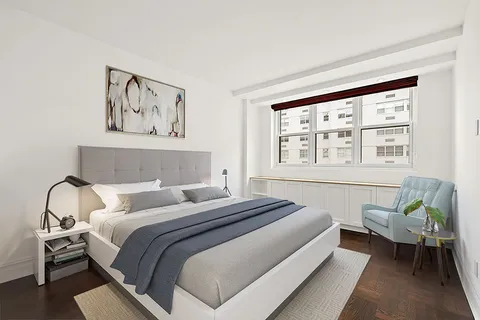 $1,250,000 | 63 East 9th Street, Unit 10L | Greenwich Village