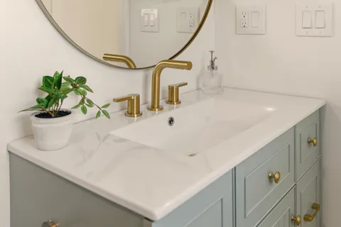 $1,295,000 | 30 Indian Road, Little Compton, RI 02837