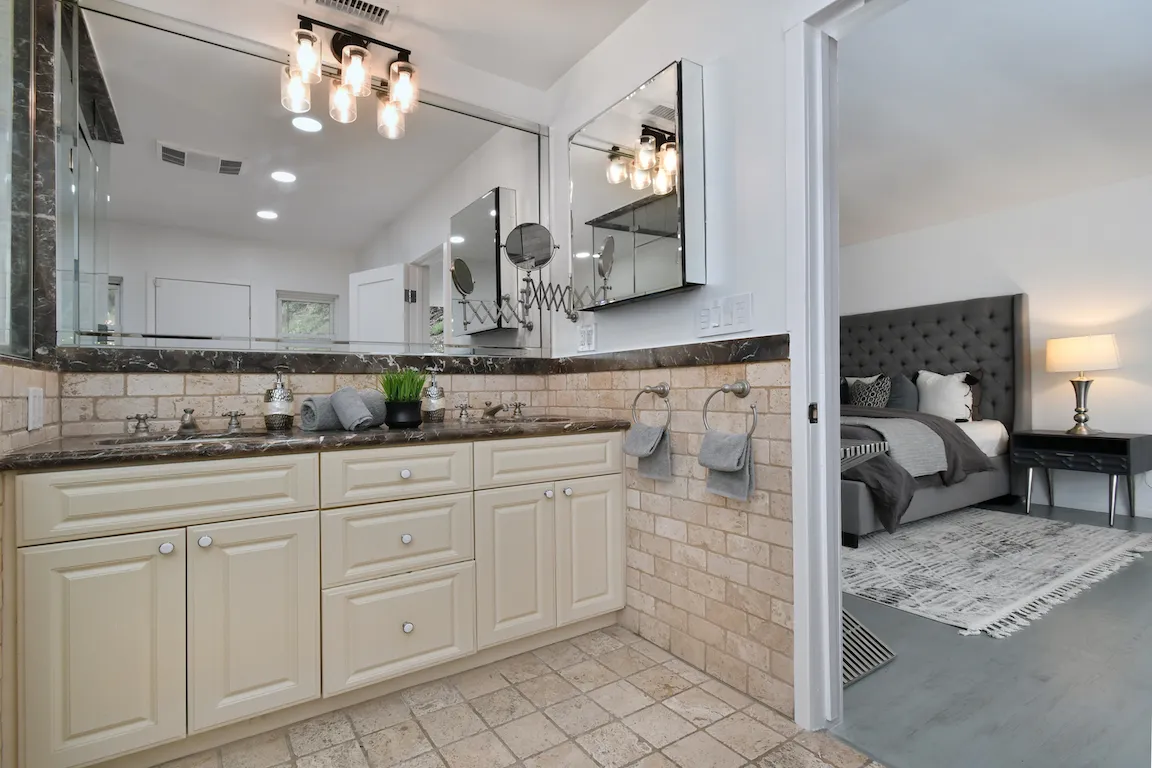 $2,599,000 | 4053 Harclare Lane, Encino, CA 91436