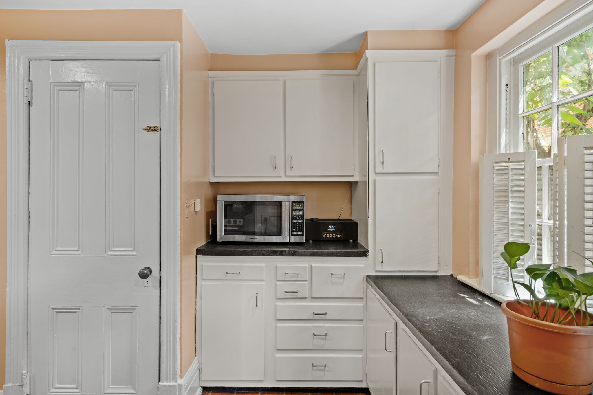 2208 Rittenhouse Square Philadelphia, PA 19103 - Photo 12 of 27