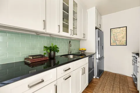 $750,000 | 418 17th Street, Unit 2B | Park Slope
